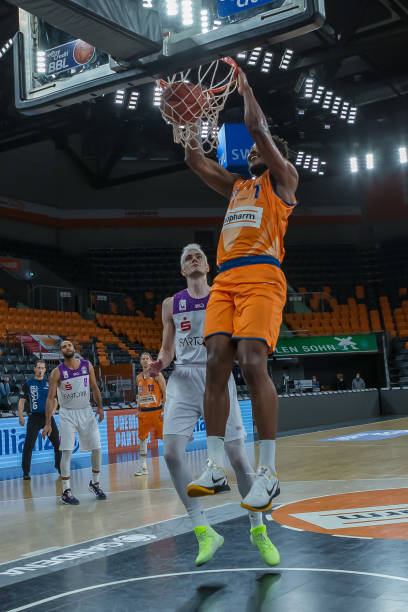 行战术调整 行战术调整